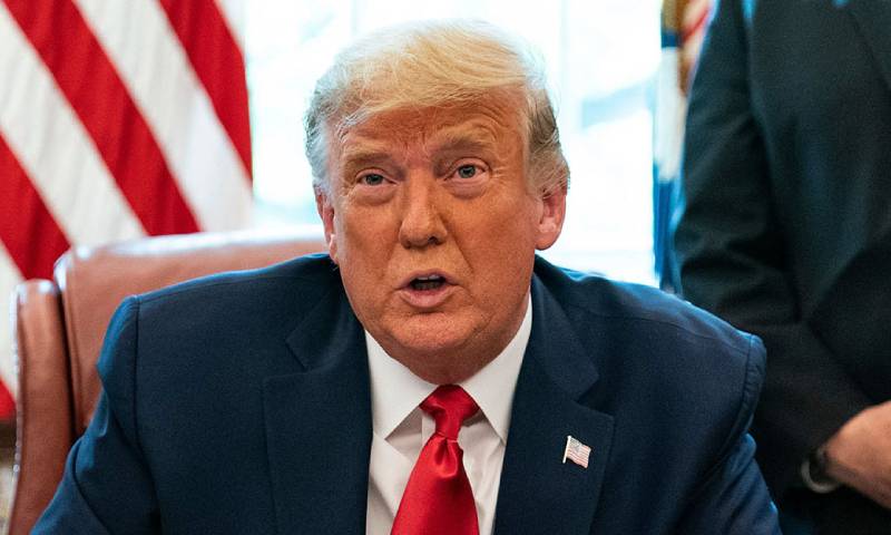الرئيس الأمريكي دونالد ترامب في المؤتمر الذي عقده في البيت الأبيض 23 من تشرين الأول 2020 (بلومبرغ)