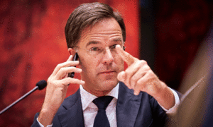 رئيس الوزراء الهولندي، مارك روتي في إحدى المؤتمرات الصحفية 2020- (صحيفة تراو)