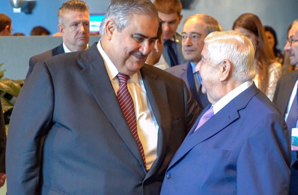 The Syrian Minister of Foreign Affairs Walid Al-Muallem meets with his Bahraini counterpart Sheikh Khalid bin Ahmed Al Khalifa on the sidelines of the United Nations General Assembly meetings- 27 December 2018 (Reuters)